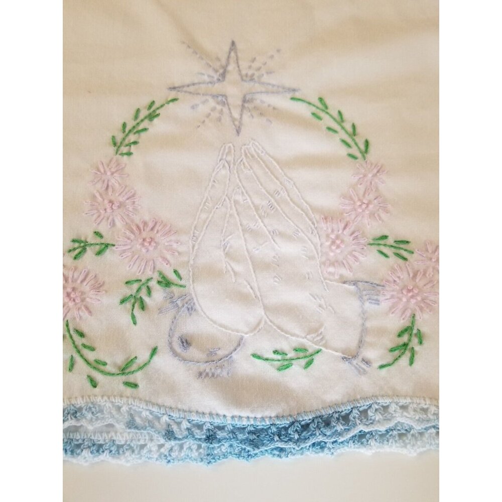 2  Vintage Hand Embroidered Pillowcases Praying Hands Crochet Border - Picture 2 of 10